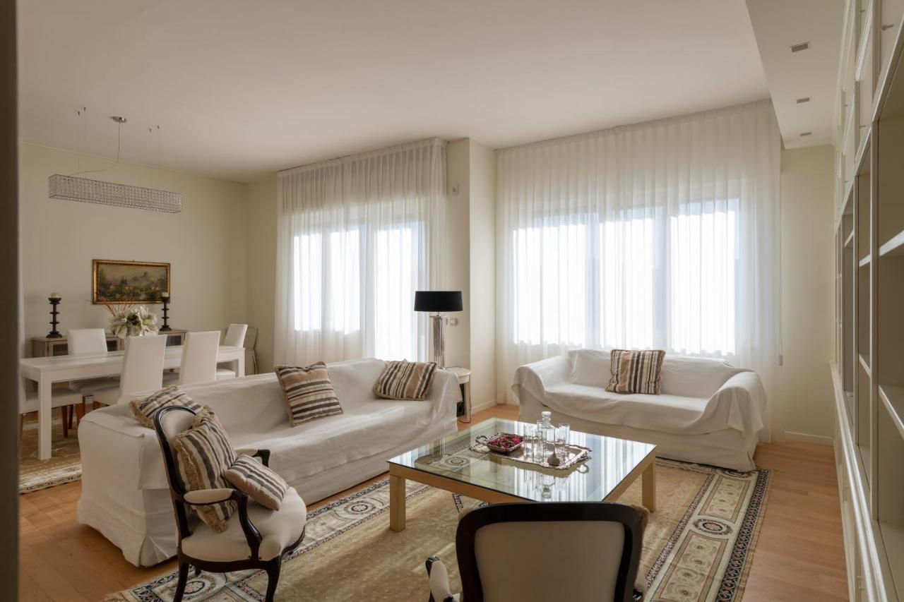 Casa Gramsci Luxury Apartment Pesaro Bagian luar foto