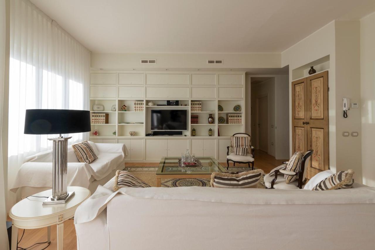 Casa Gramsci Luxury Apartment Pesaro Bagian luar foto