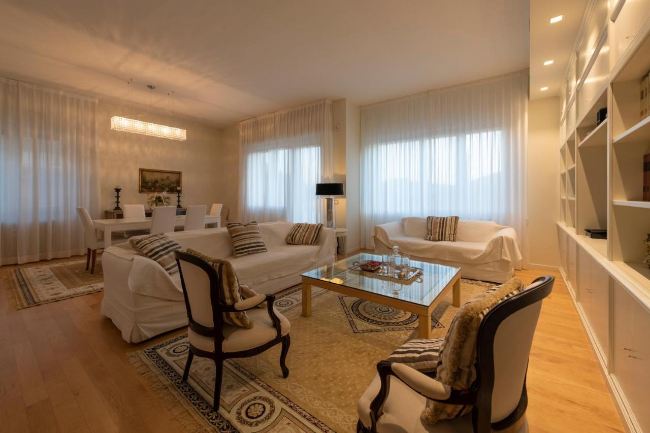 Casa Gramsci Luxury Apartment Pesaro Bagian luar foto
