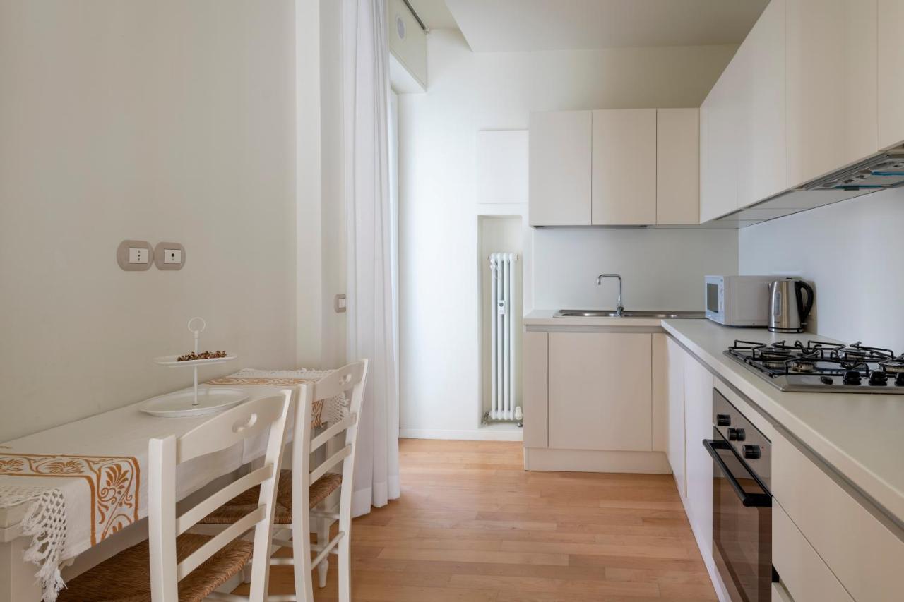 Casa Gramsci Luxury Apartment Pesaro Bagian luar foto