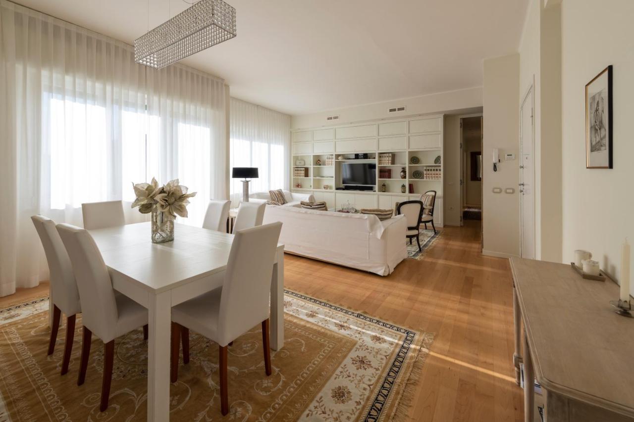Casa Gramsci Luxury Apartment Pesaro Bagian luar foto