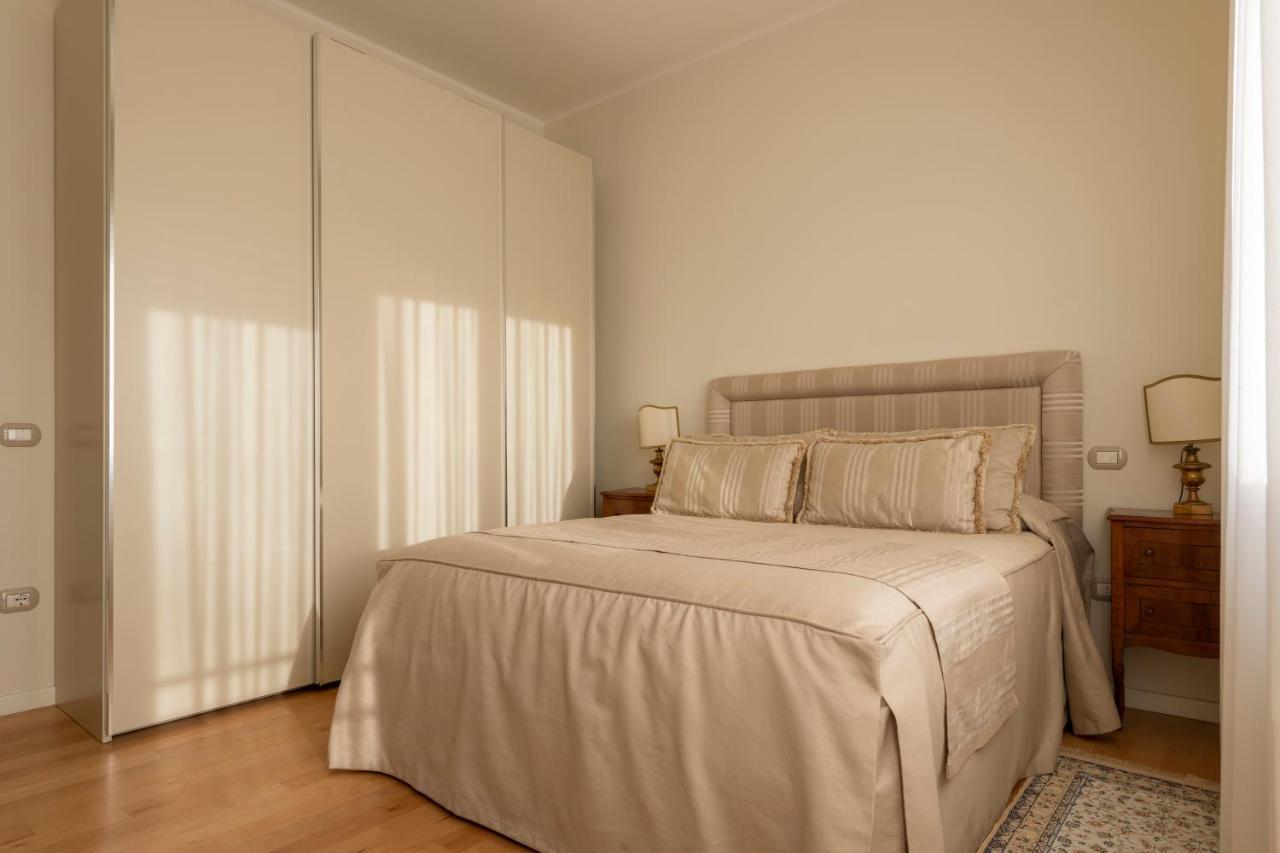 Casa Gramsci Luxury Apartment Pesaro Bagian luar foto