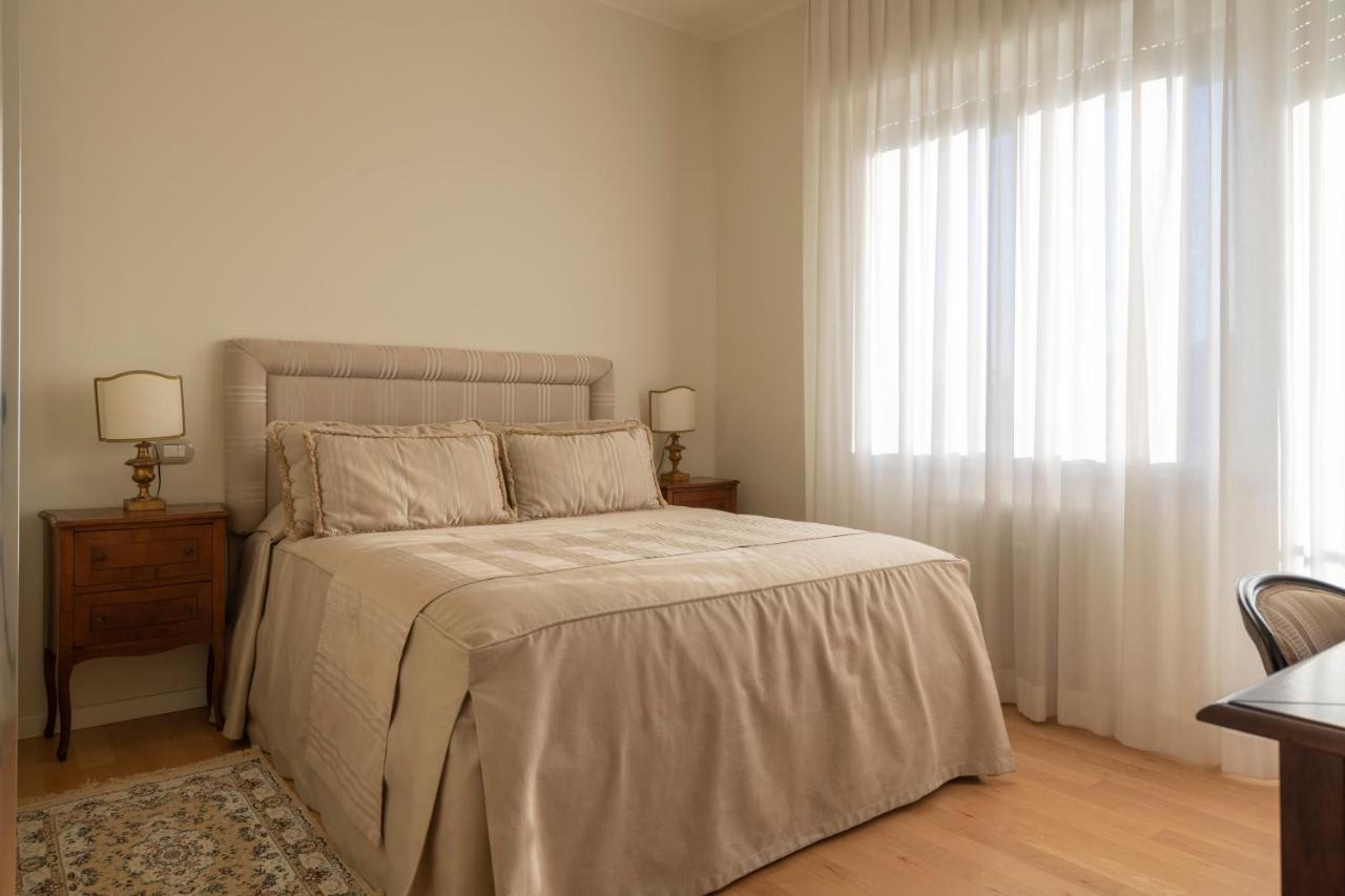 Casa Gramsci Luxury Apartment Pesaro Bagian luar foto