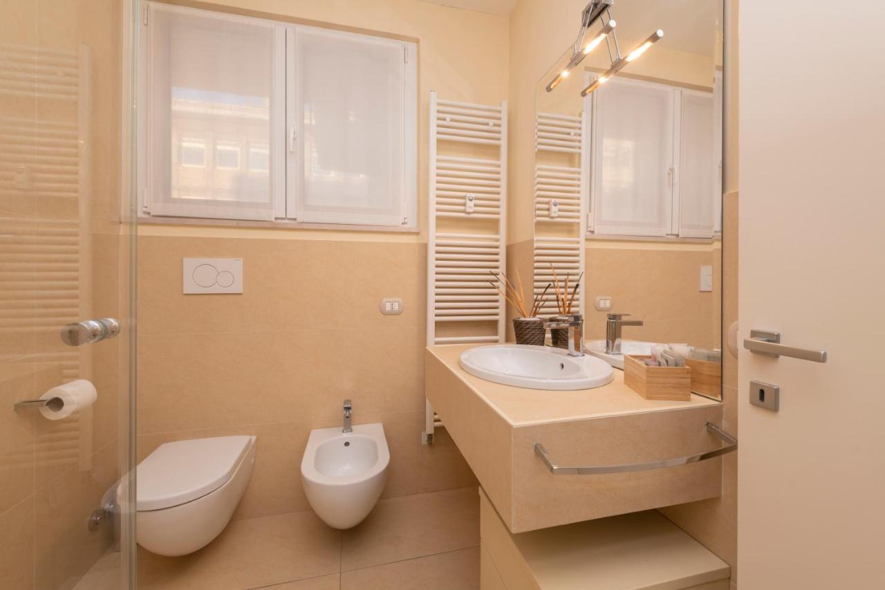 Casa Gramsci Luxury Apartment Pesaro Bagian luar foto