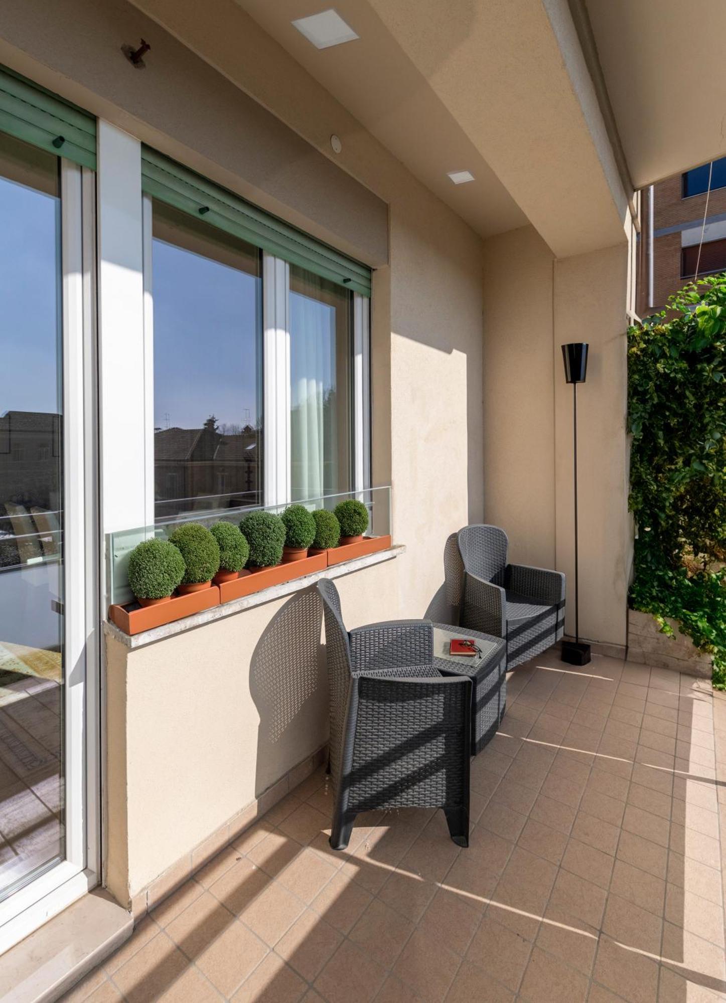 Casa Gramsci Luxury Apartment Pesaro Bagian luar foto